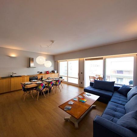 Super Modern Minimal Flat Nr Metro & Arch. Museum Apartment Athena Bagian luar foto