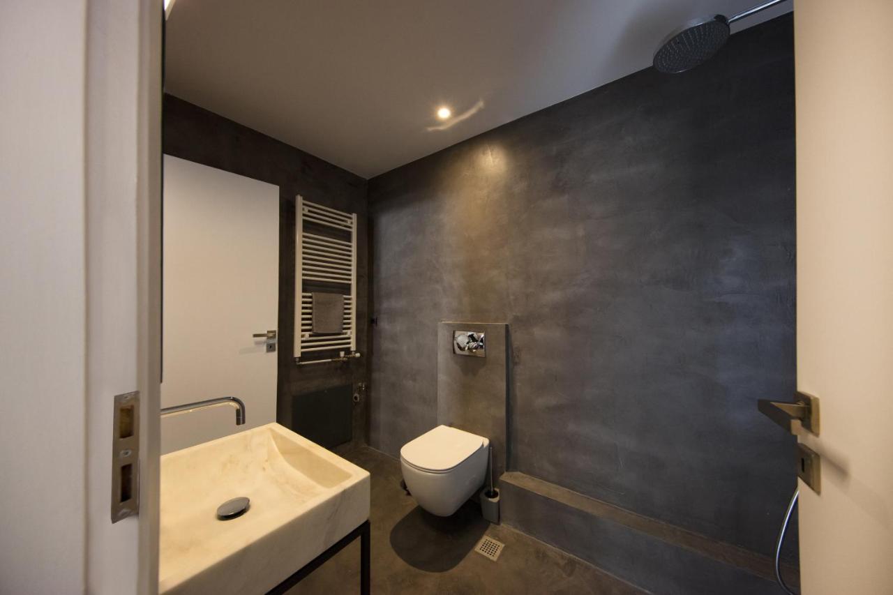 Super Modern Minimal Flat Nr Metro & Arch. Museum Apartment Athena Bagian luar foto