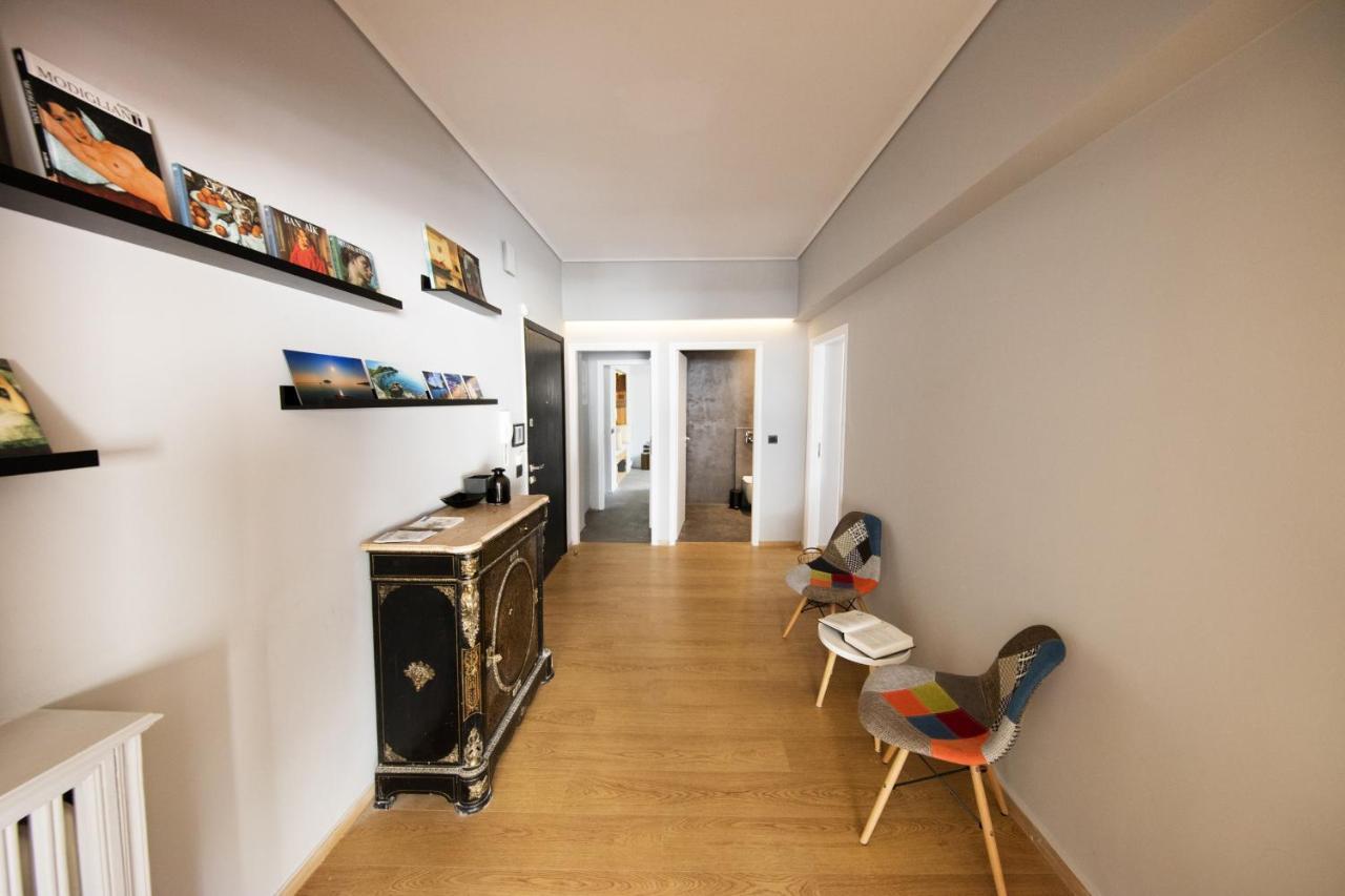 Super Modern Minimal Flat Nr Metro & Arch. Museum Apartment Athena Bagian luar foto