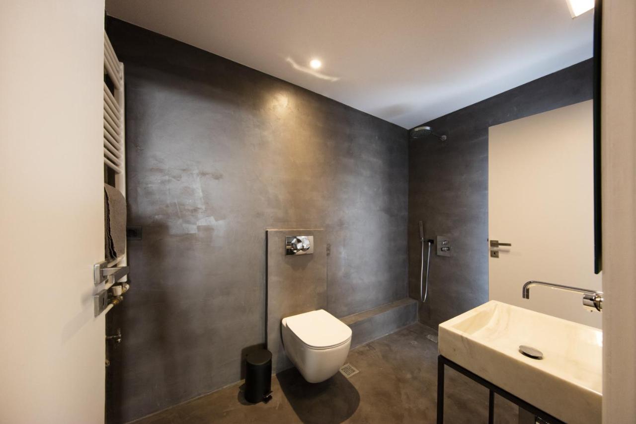 Super Modern Minimal Flat Nr Metro & Arch. Museum Apartment Athena Bagian luar foto
