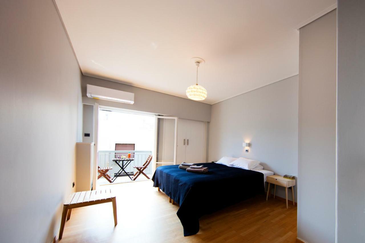 Super Modern Minimal Flat Nr Metro & Arch. Museum Apartment Athena Bagian luar foto